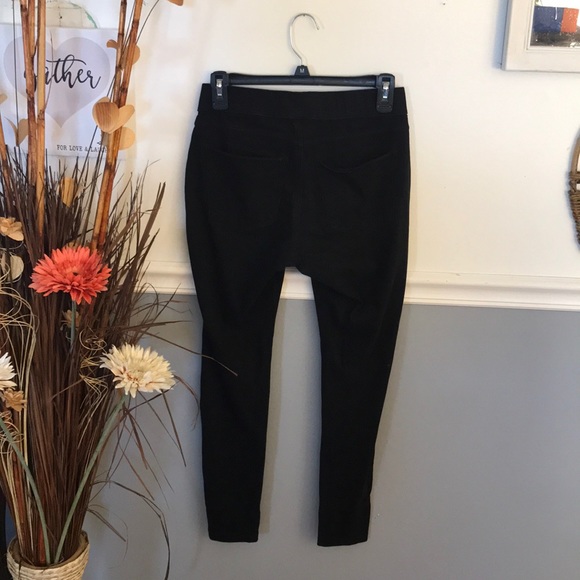 Hue - Picture 2 of 6